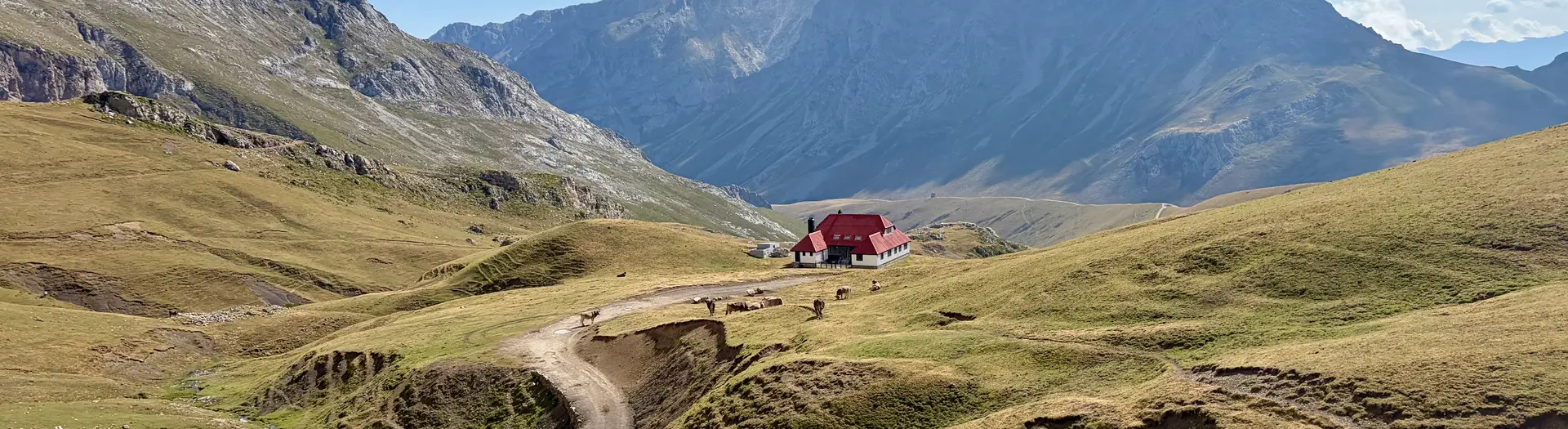Uitzicht tussen de bergen in Picos de Europa