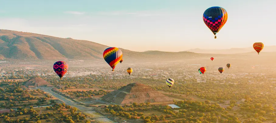 Luchtballonvaart bij Teotihuacán