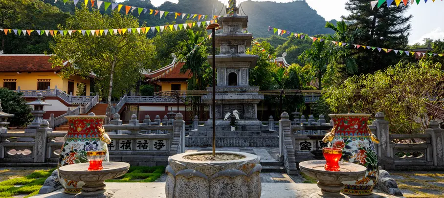 Parfum pagode in Hanoi