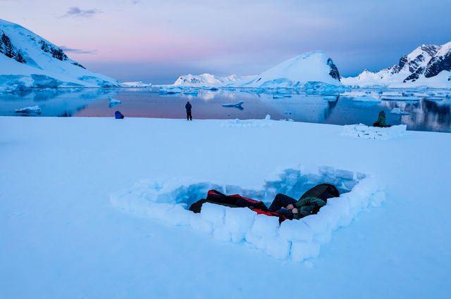 Overnachten in slaapzak op Antarctica