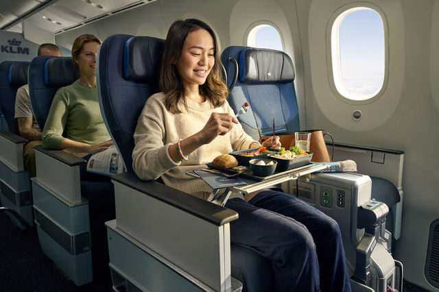Maaltijdservice in KLM Premium Comfort Class