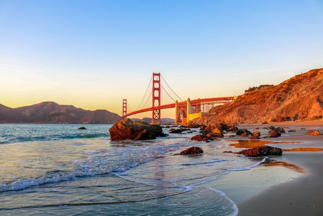 Zonsondergang bij de Golden Gate bridge in San Francisco