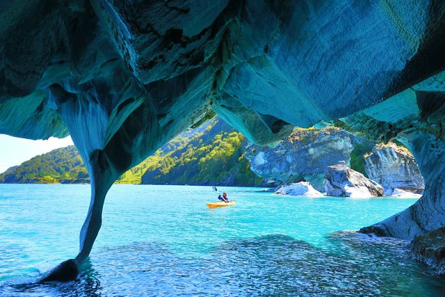 Kajakken naar de Marble Caves