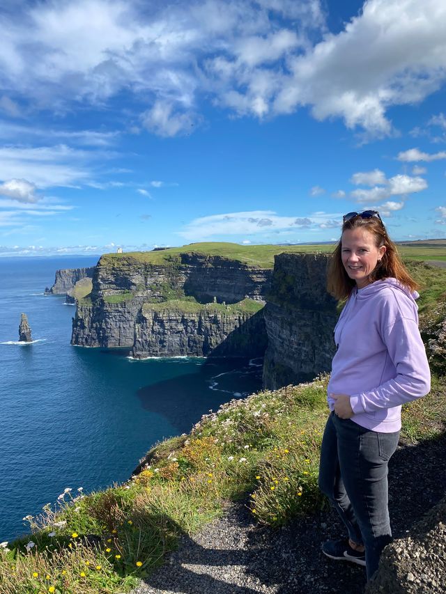 Reisspecialist Diana bij de Cliffs of Moher