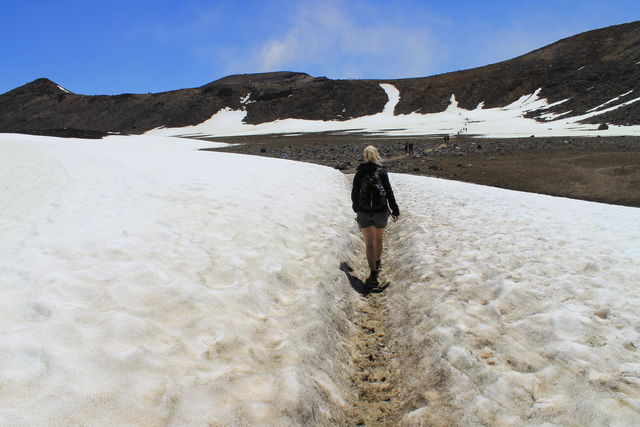Reisspecialist Inge in het Tongariro National Park