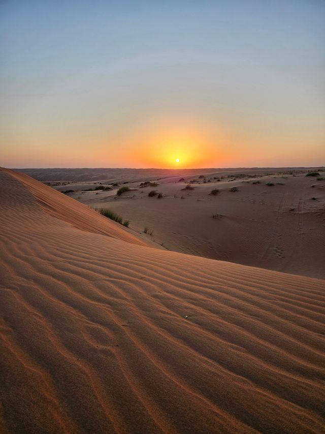 Zonsondergang in de woestijn van Oman