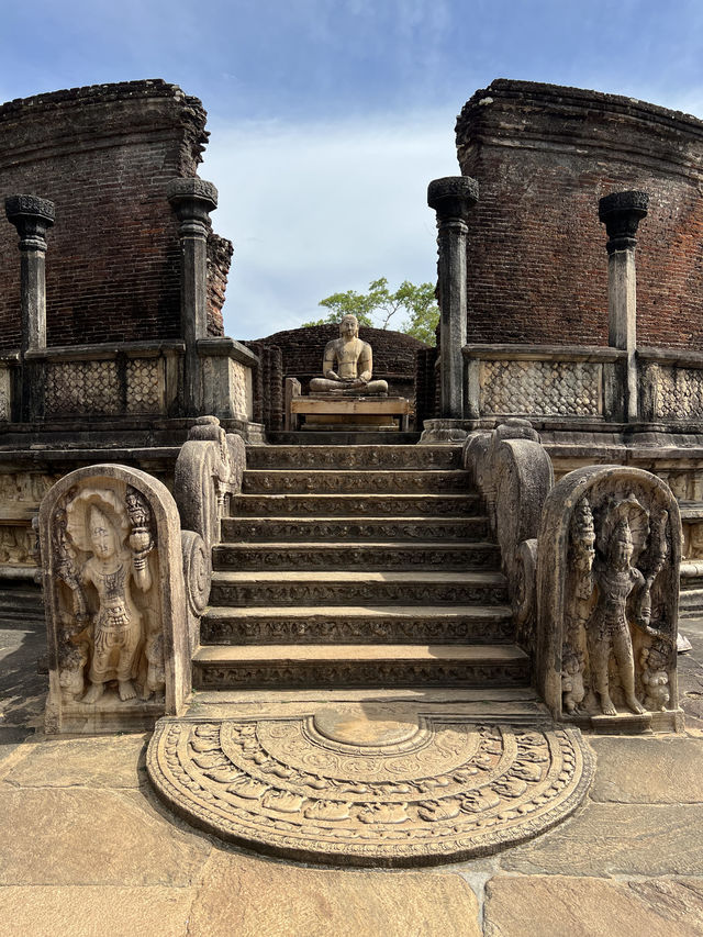Buddha Pollonaruwa