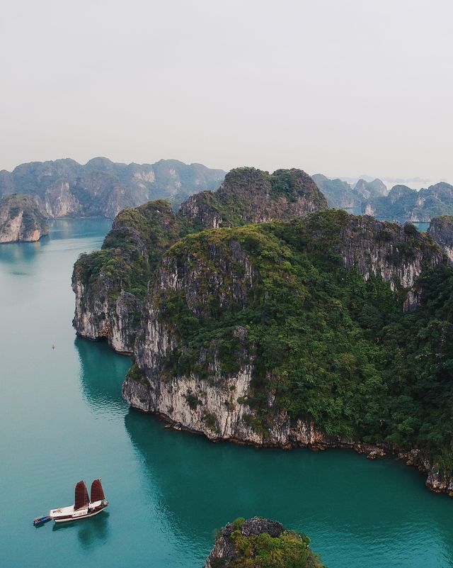 Bai Tu Long Bay