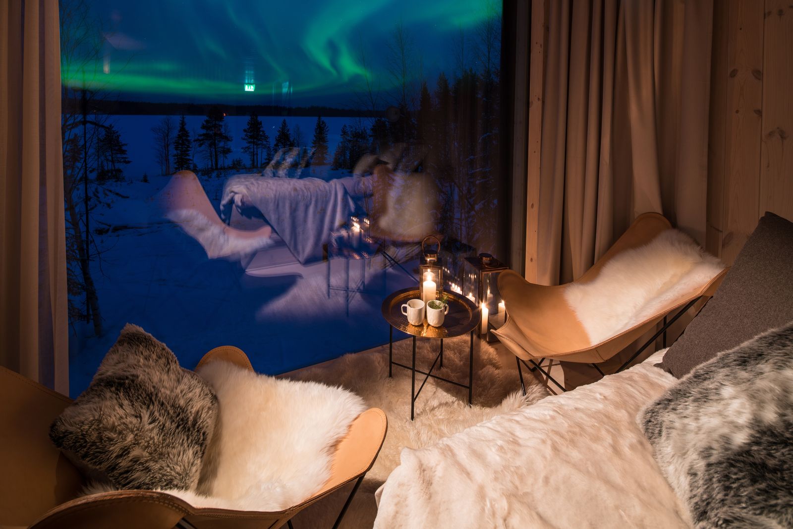 Noordelicht spotten vanuit de kamer, Lapland