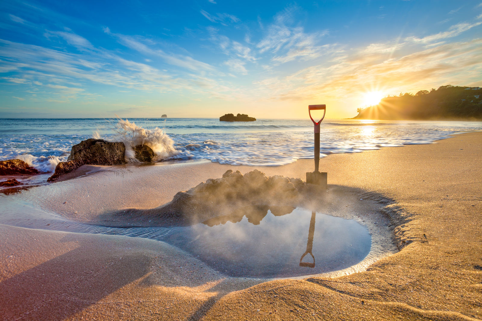 Privébad graven bij Hot Water Beach, Coromandel