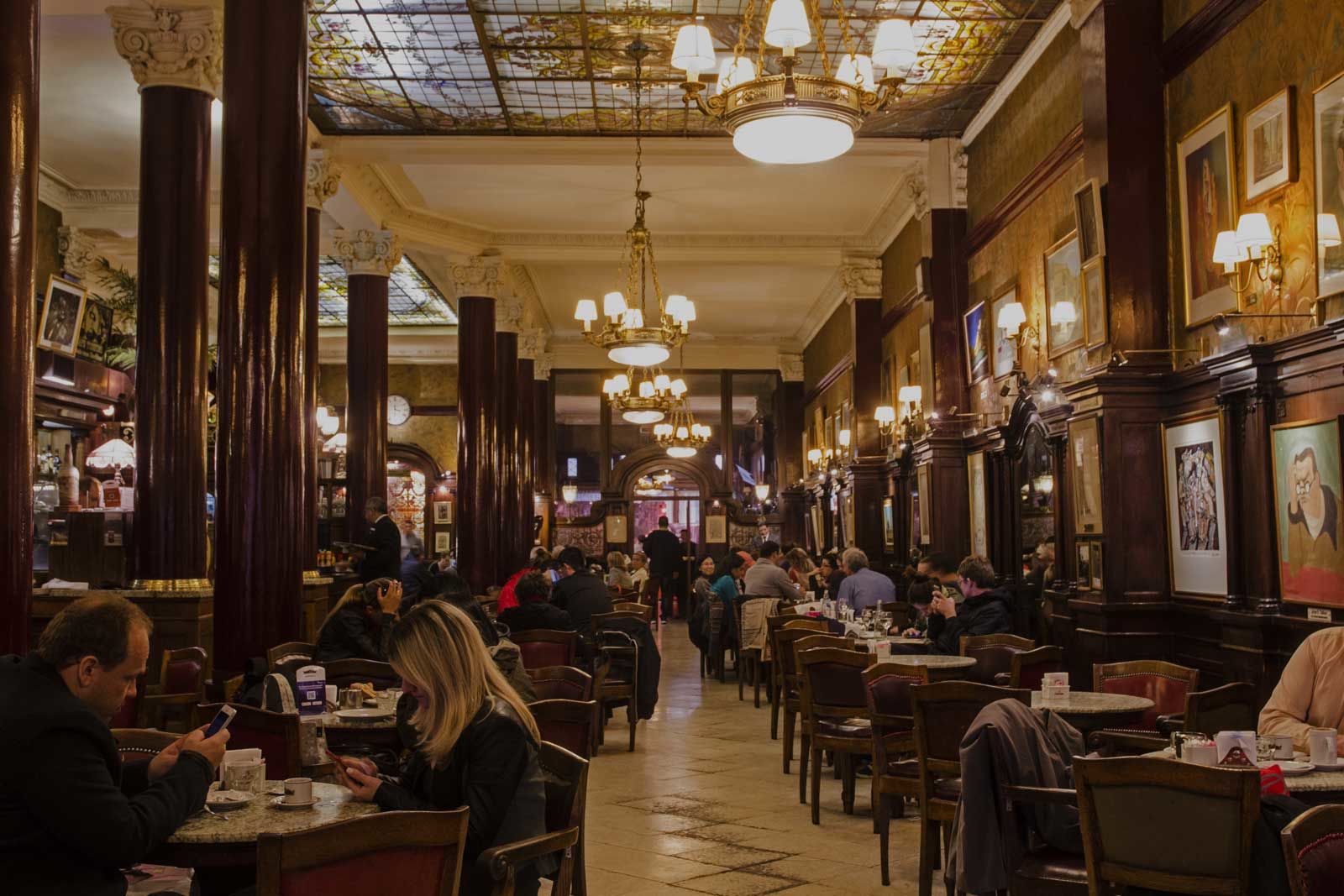 Bar Notable Tortorni in Buenos Aires