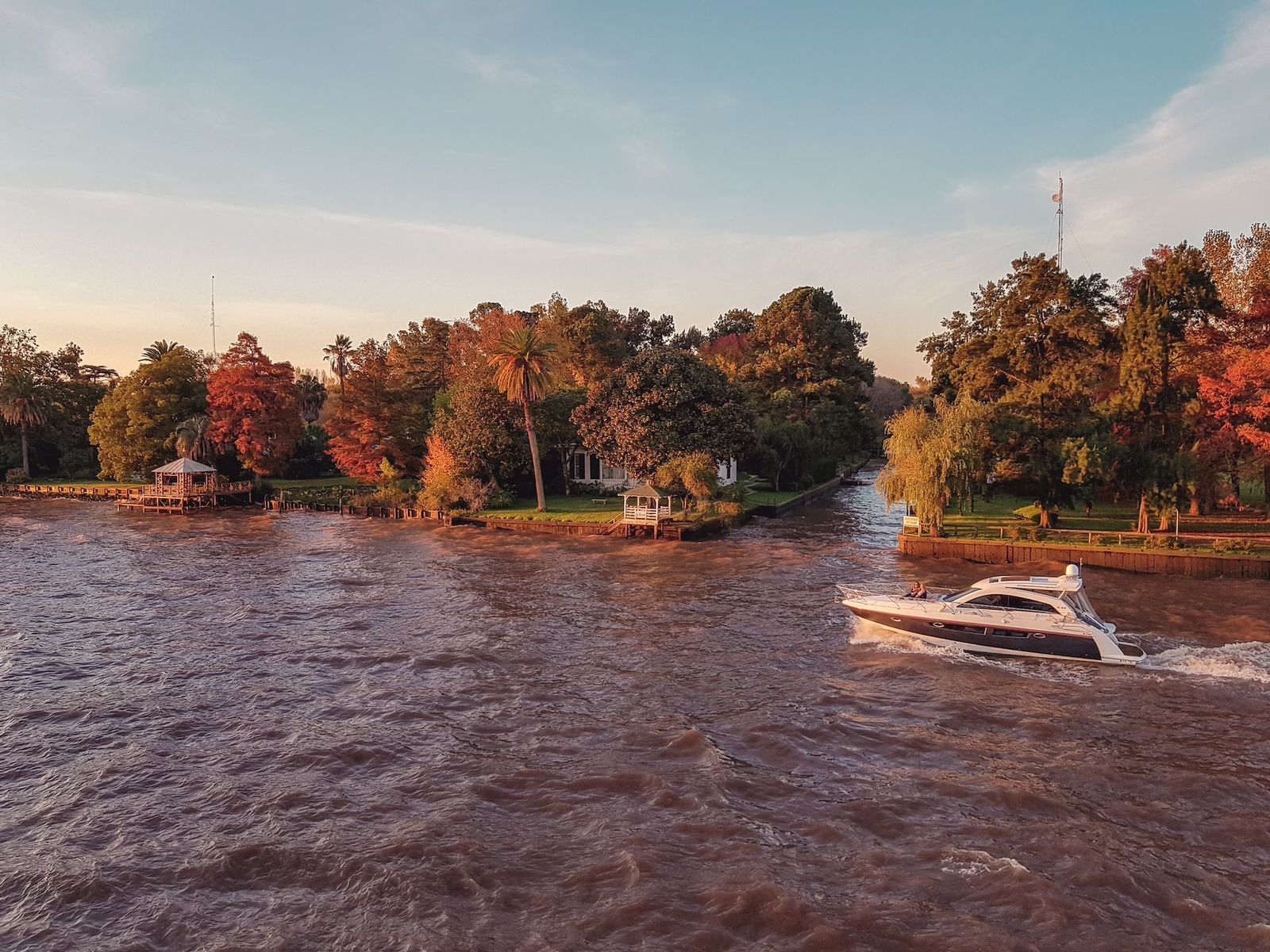 Varen over El Tigre vanuit Buenos Aires
