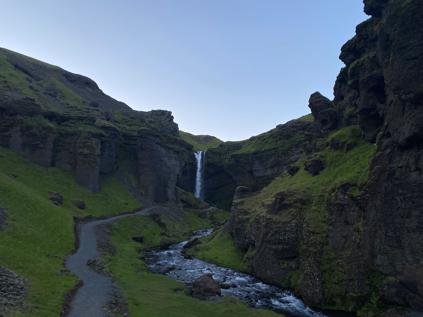 Wandeling richting Kvernufoss, IJsland