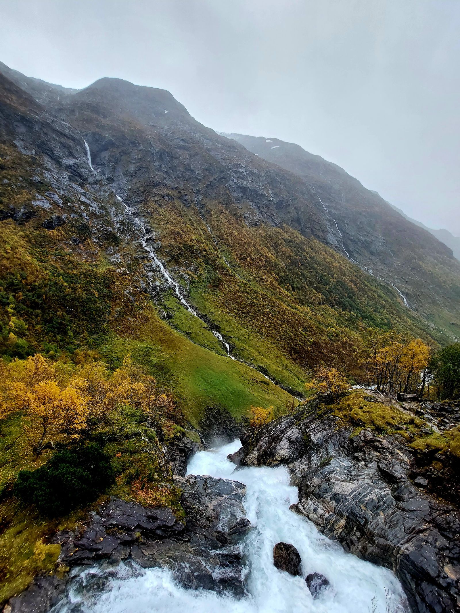 Ovstefossen waterval in Noorwegen