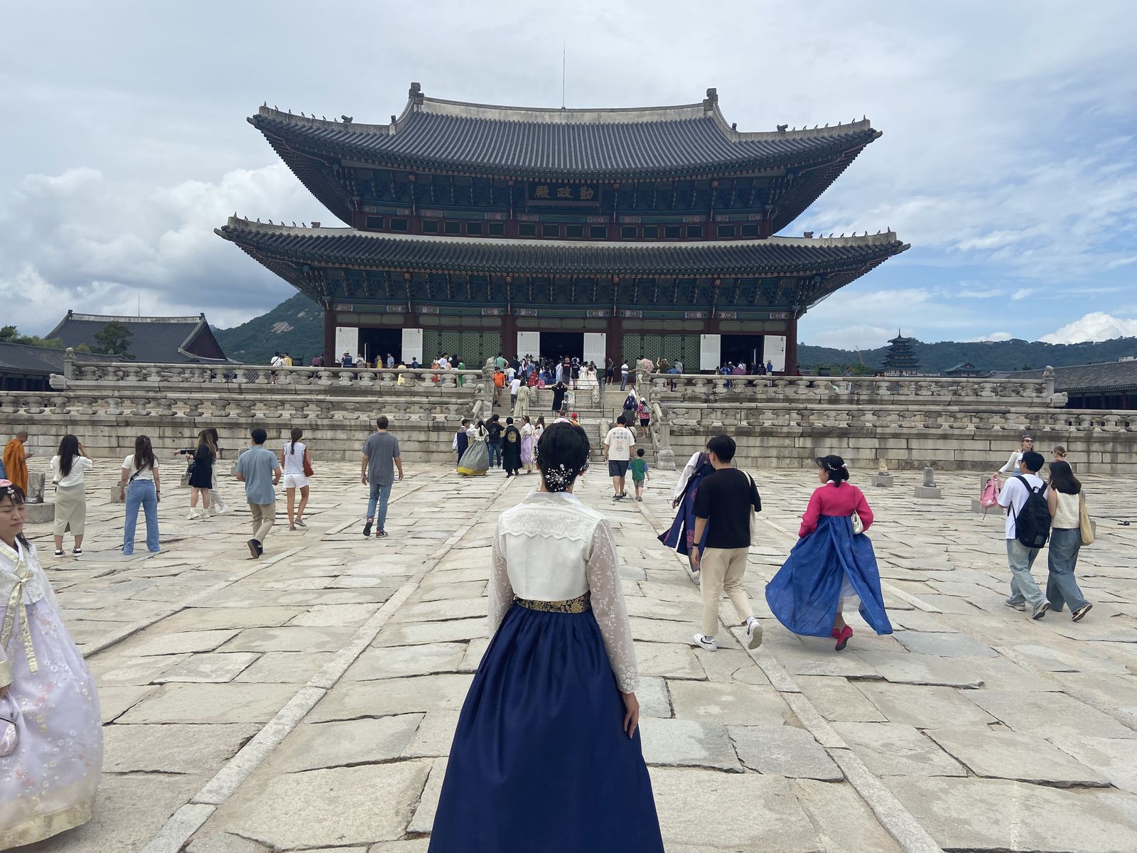 Hanbok in Gyeongbokgung Palace, Seoul