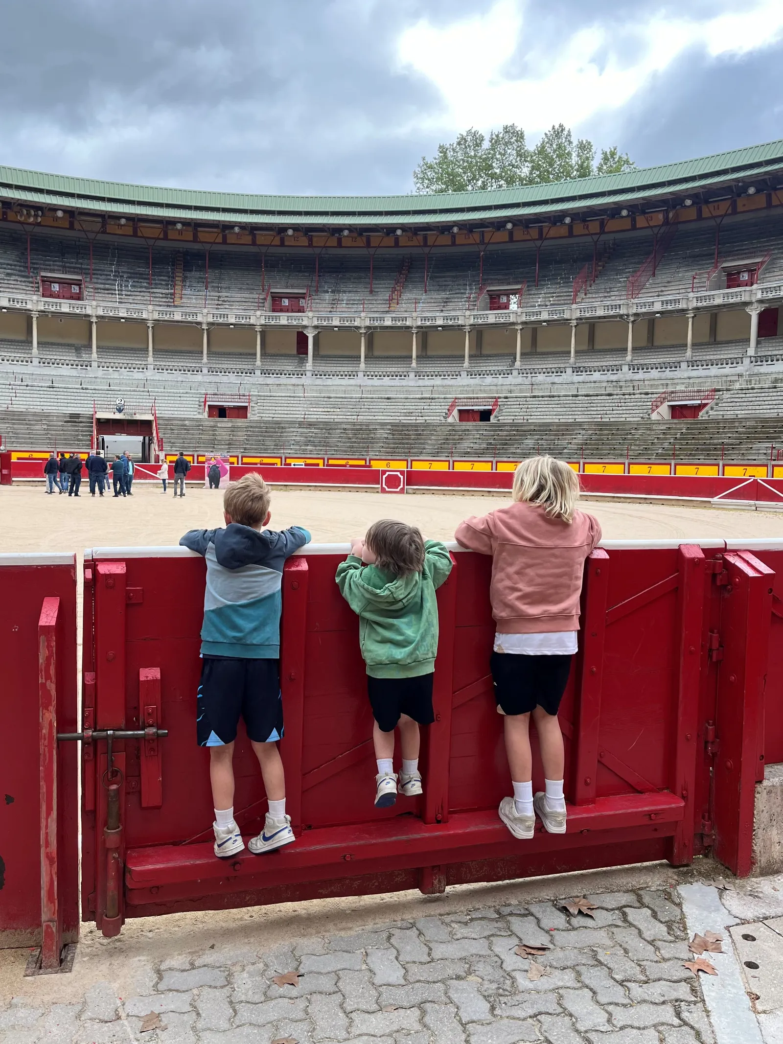 Arena in Pamplona met kinderen