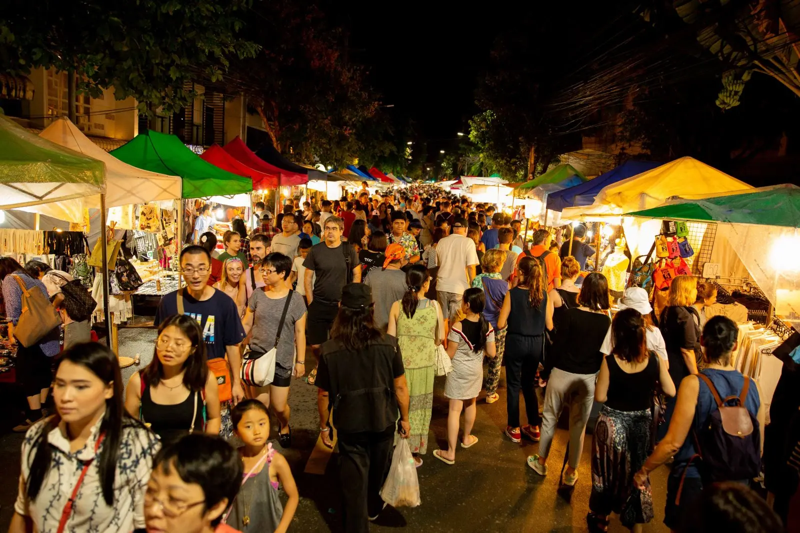 Avondmarkt in Thailand