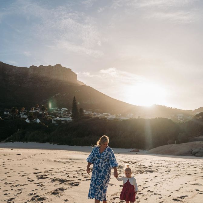 Strand bij Kaapstad met kinderen