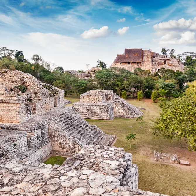 Maya ruïnes bij Ek Balam Mexico
