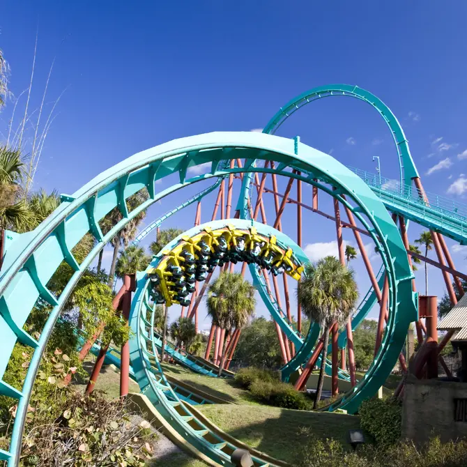 Achtbaan in pretpark Orlando, Florida