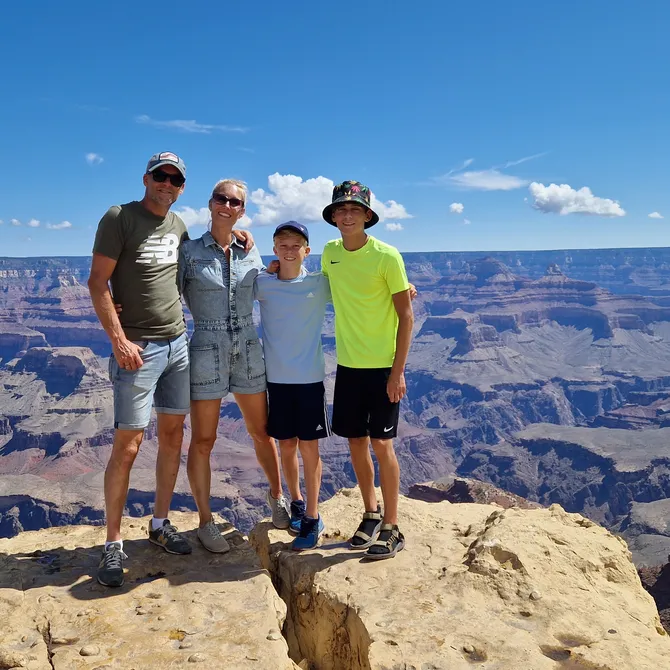 Gezin bij de Grand Canyon