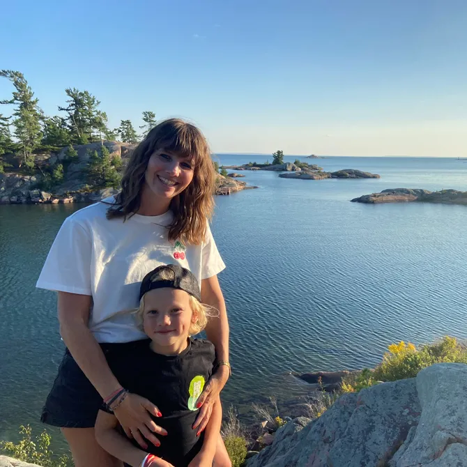 Familie voor Killarny Provincial Park in Canada