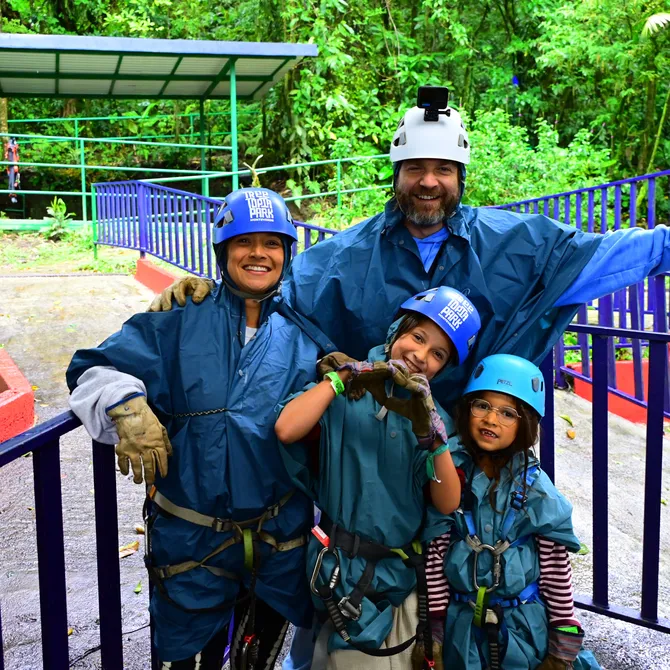 Zipline met kinderen in Costa Rica