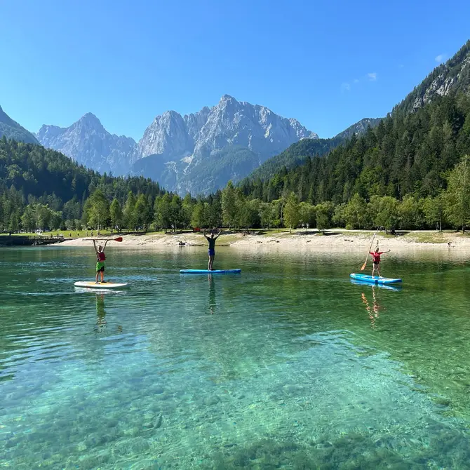 Suppen op Lake Jasna in Slovenië