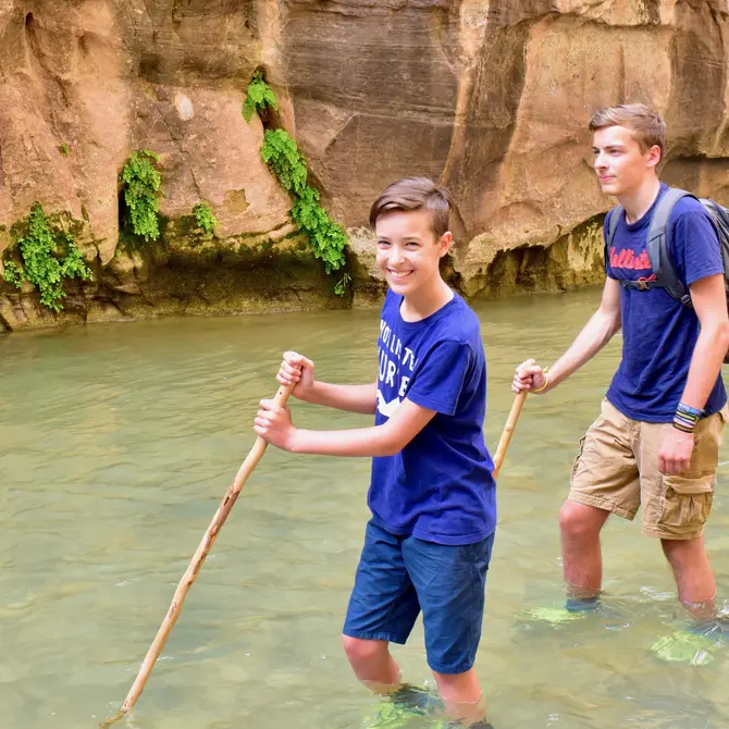 Wandelen door de Narrows, Zion National Park