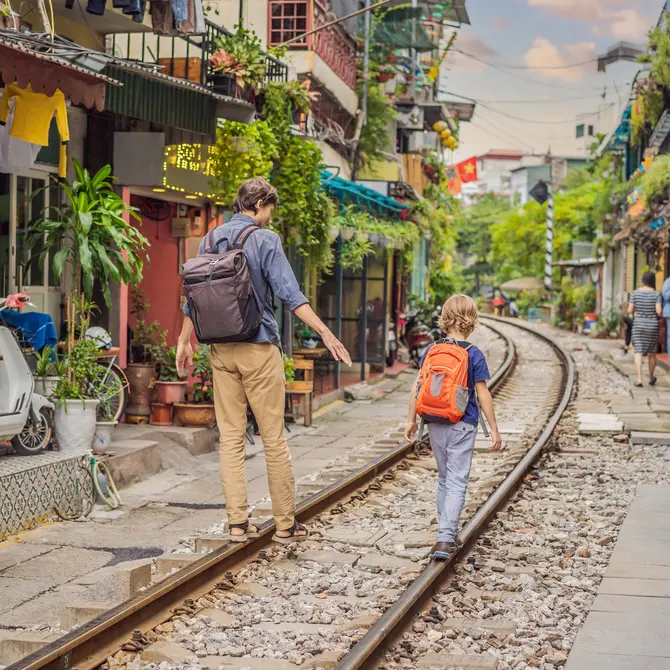 Wandelen op het spoor in Hanoi