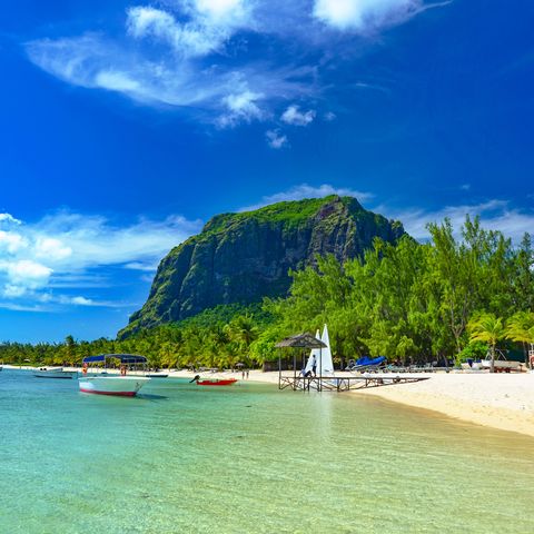 Witte stranden en blauwe zee op Mauritius