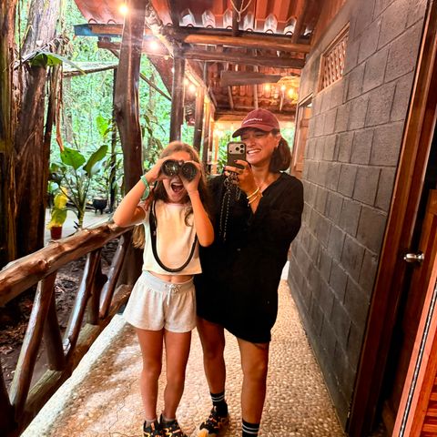 Selfie met verrekijker in Costa Rica