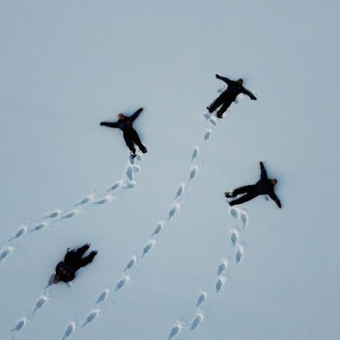 Snow Angels familie in Inari, Lapland