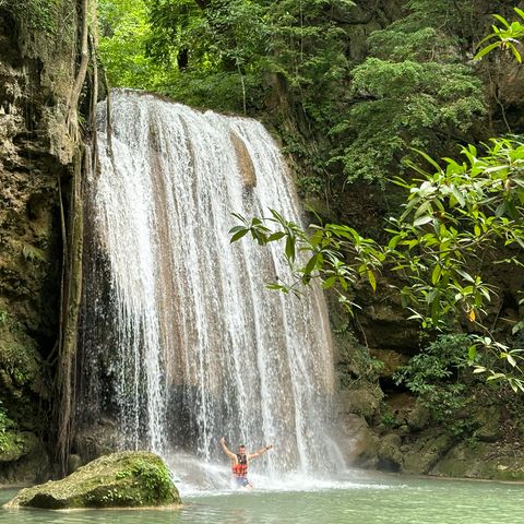 Waterval bij River Kwai Erawan