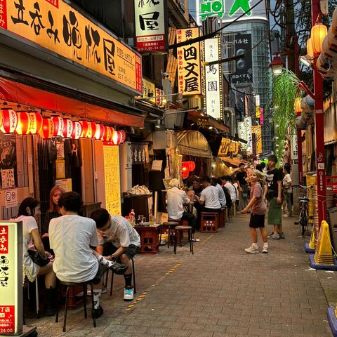 Streetfood straatje in Shinjuku, Tokyo