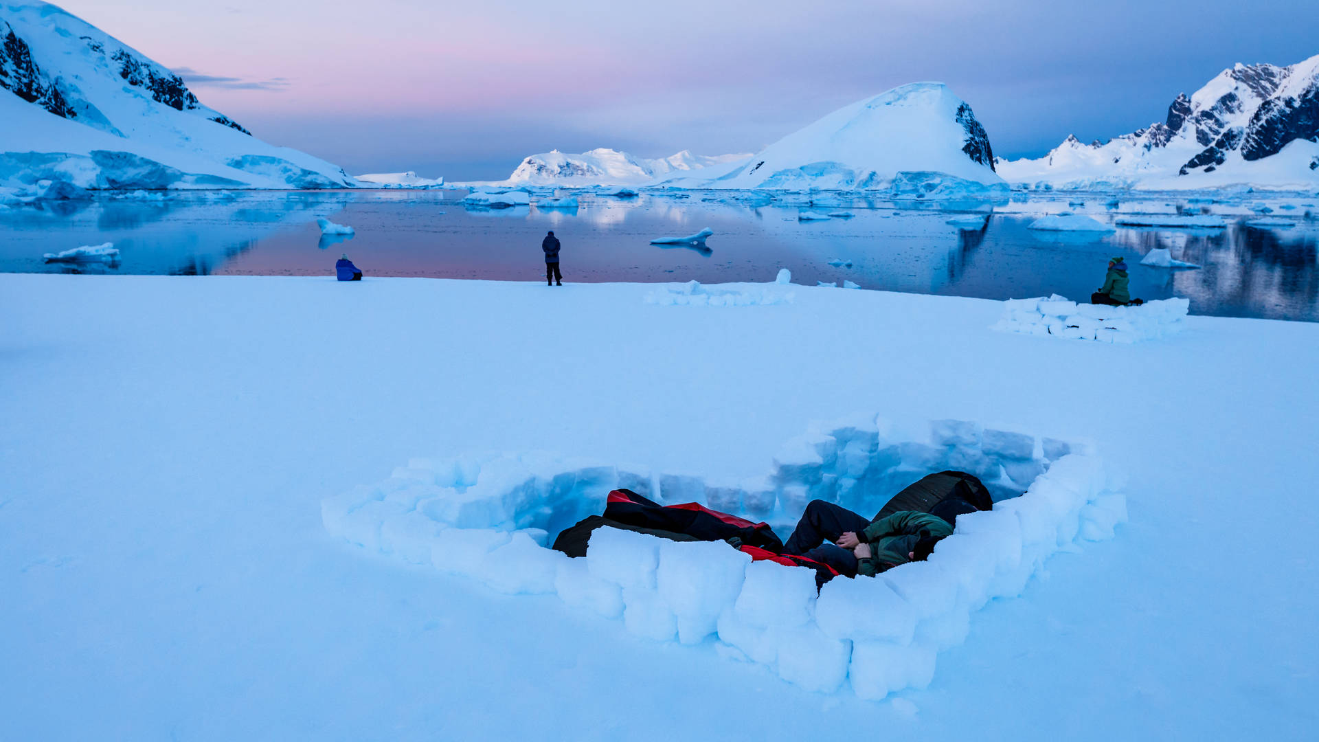 Overnachten in slaapzak op Antarctica