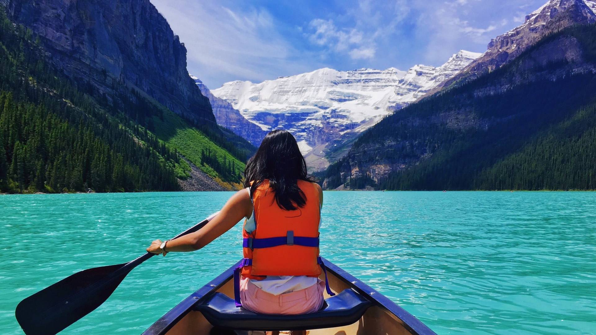 Kanoën op Lake Louise, Icefields Parkway