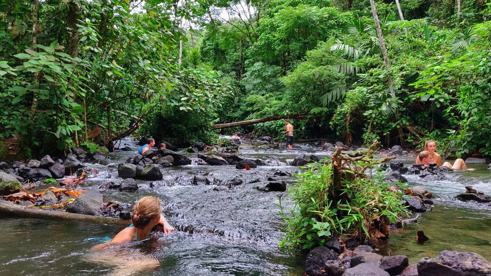 Zwemmen in de hotsprings van La Fortuna