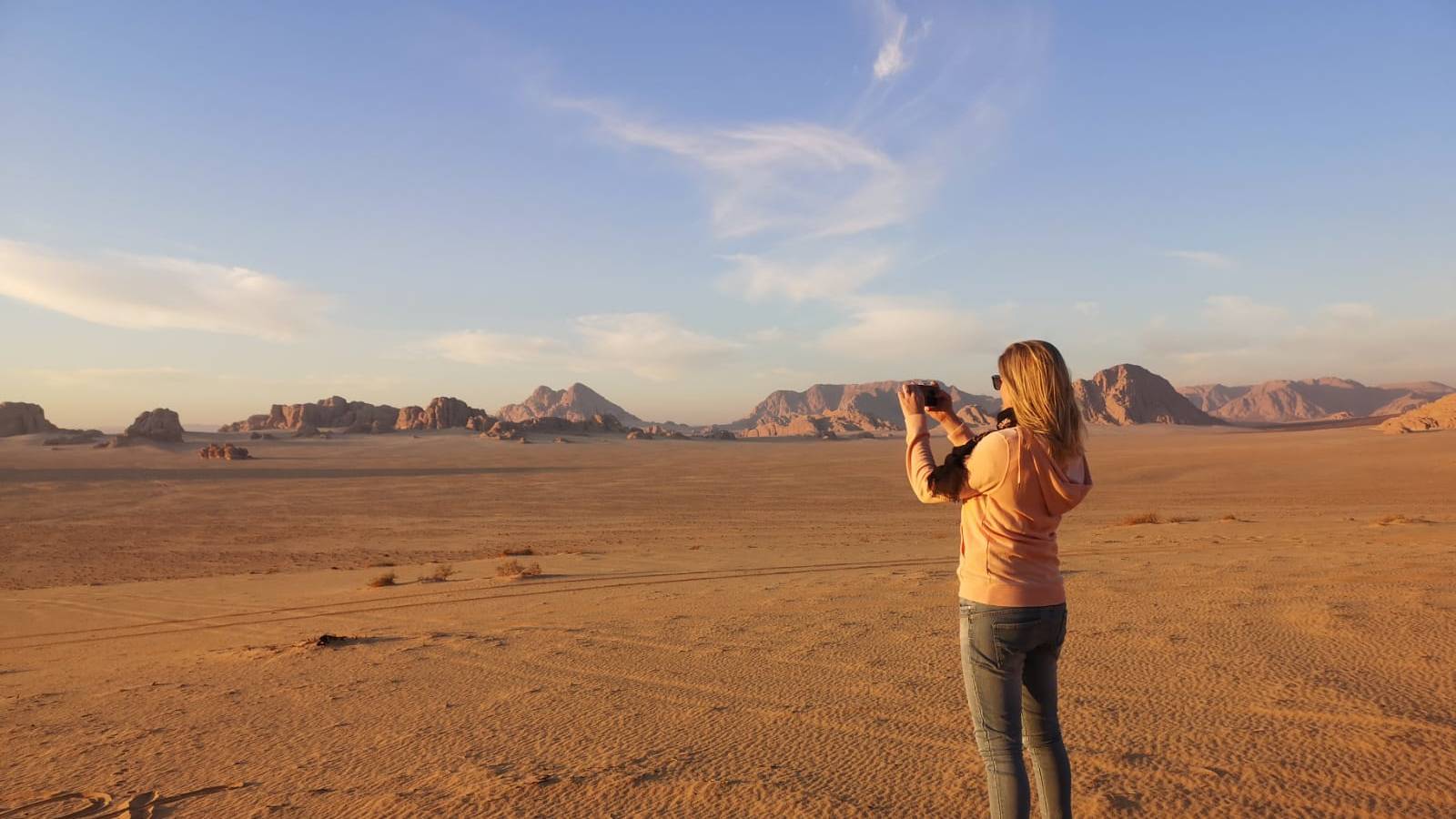 Zonsondergang in de Wadi Rum Woestijn