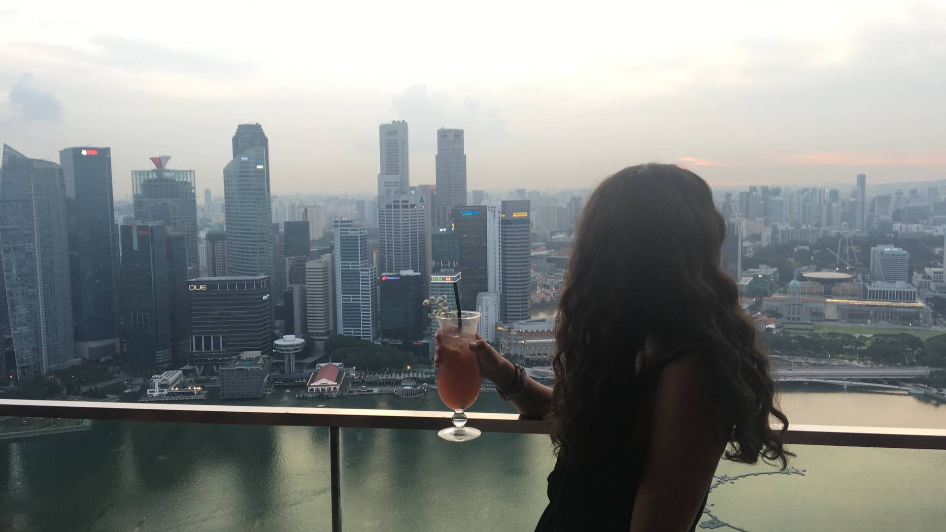 Cocktails drinken in het Marina Bay Sands, Singapore