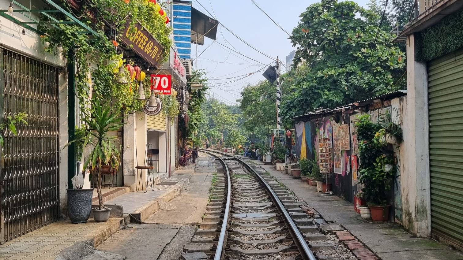 De beroemde train street in Hanoi