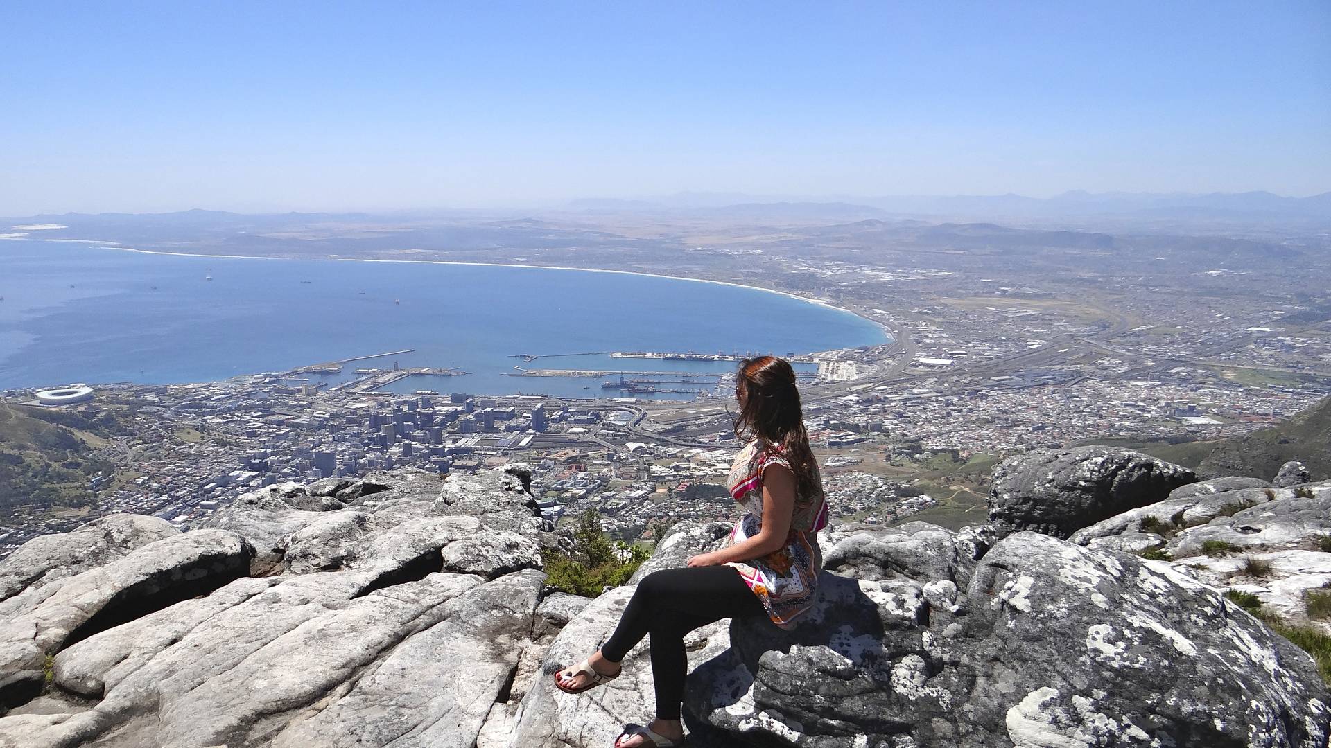Reisspecialist Astrid op de Tafelberg