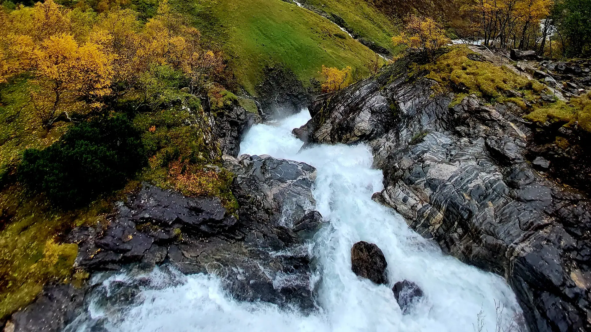 Ovstefossen waterval in Noorwegen