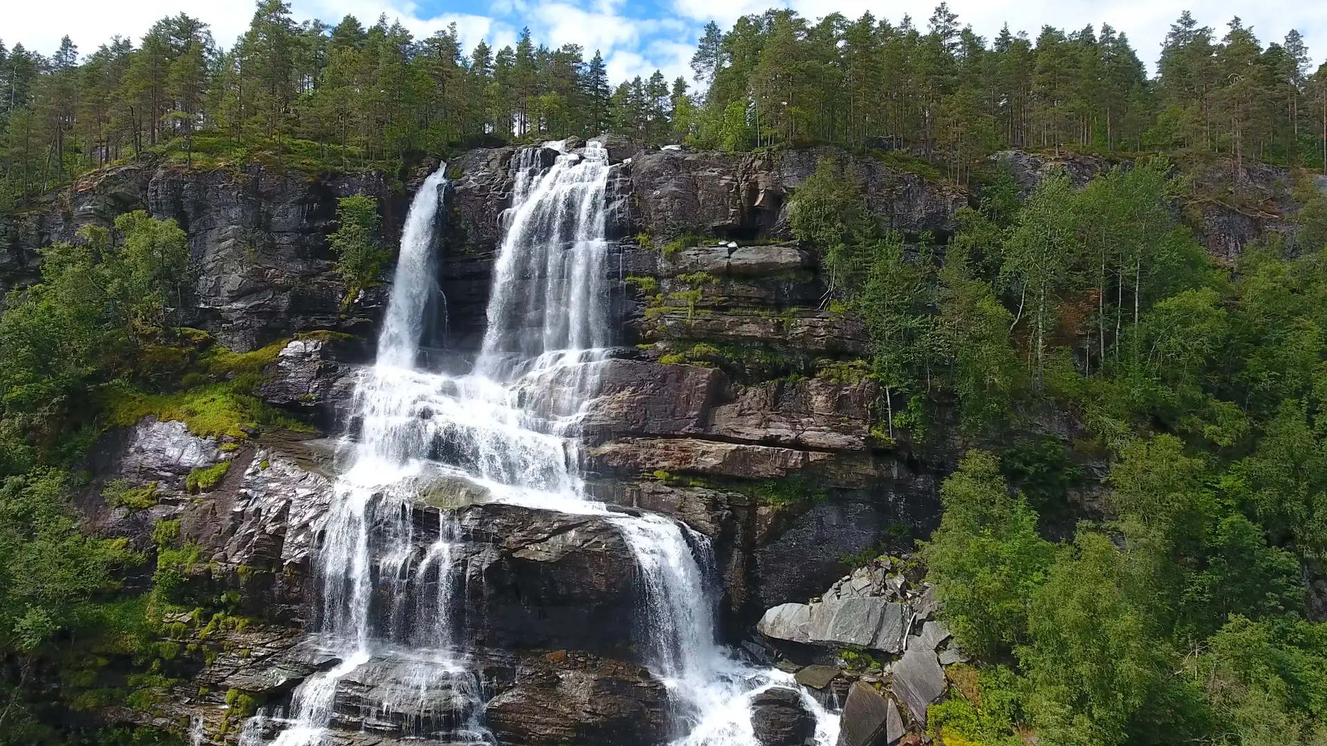 Tvindefossen-waterval