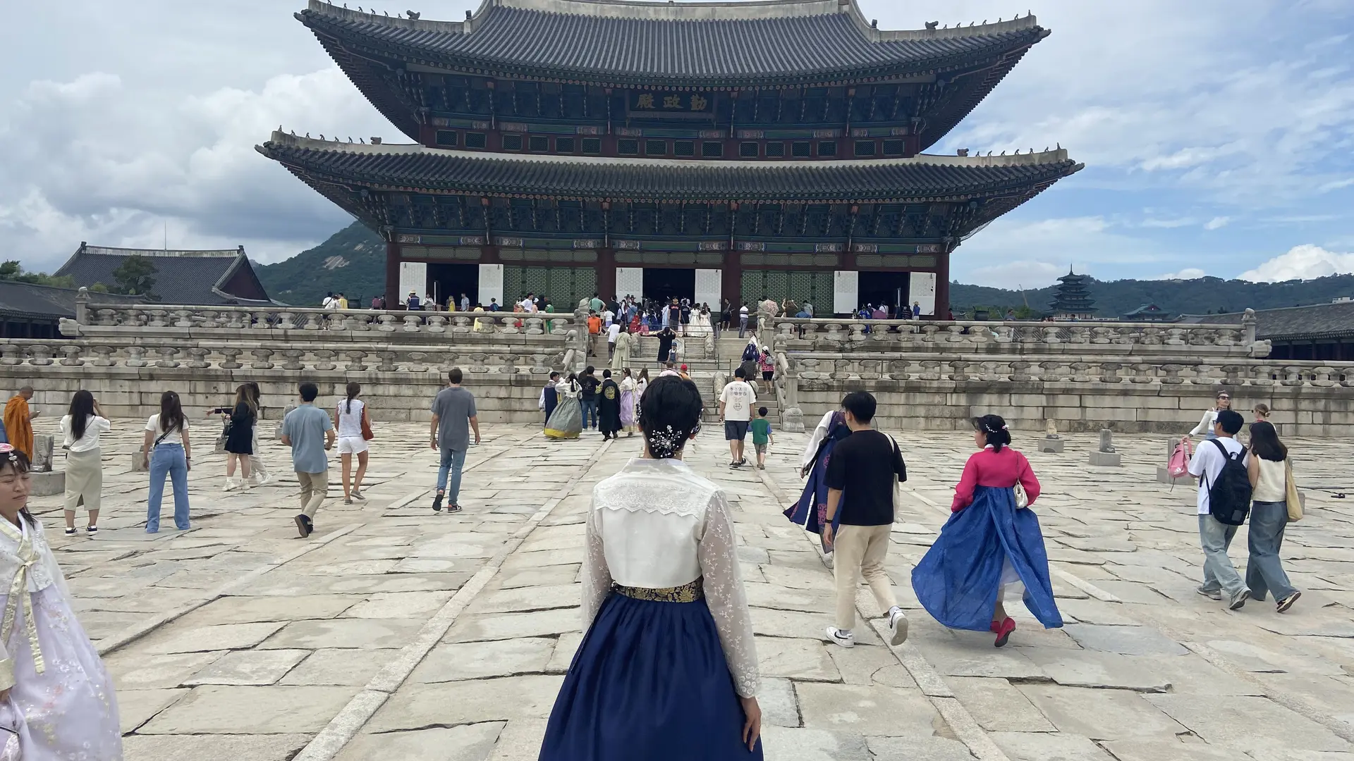 Hanbok in Gyeongbokgung Palace, Seoul
