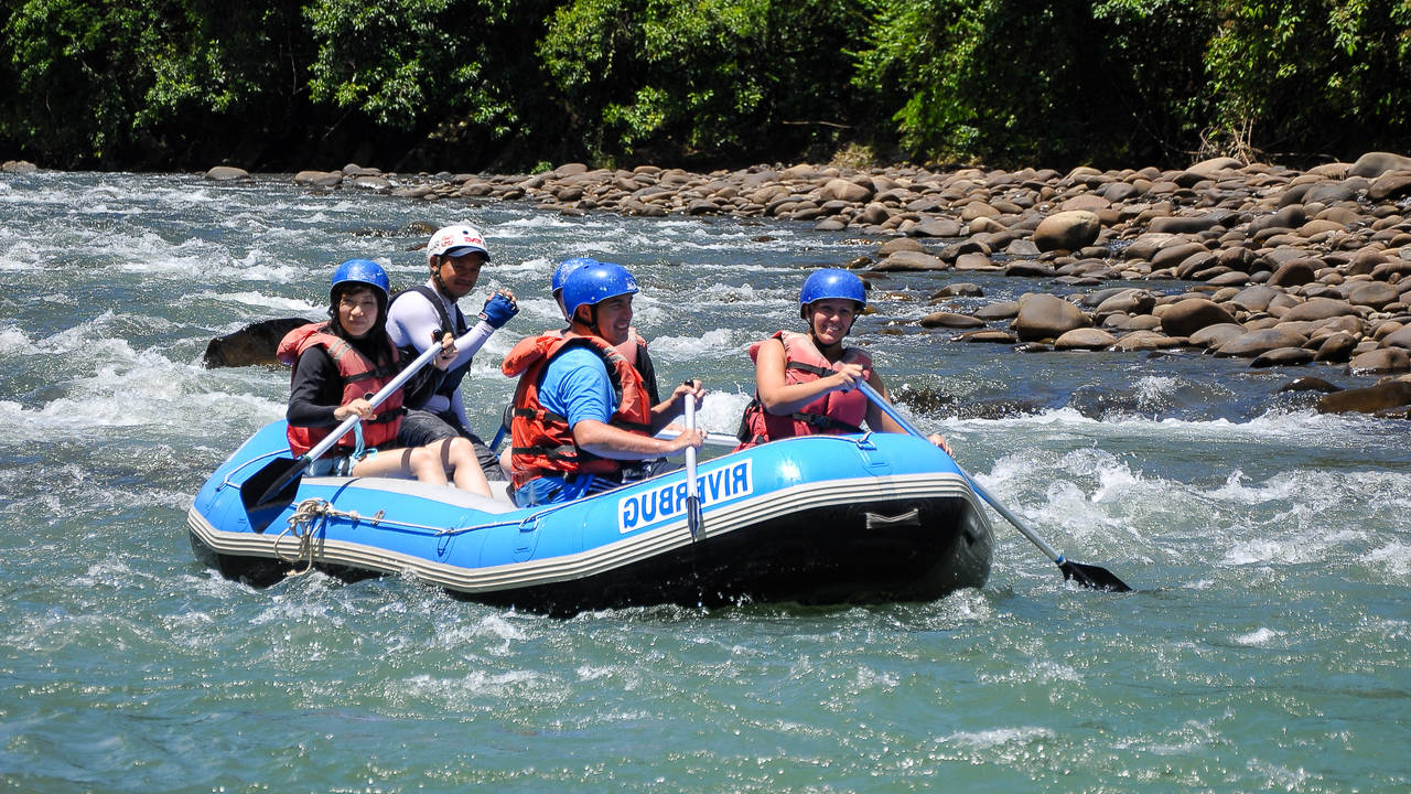 Raften op de Kiulu rivier