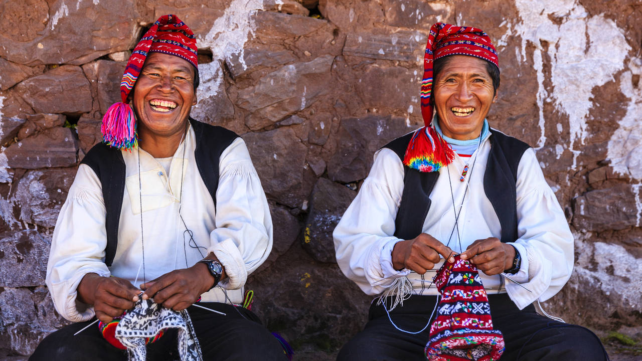 Locals op Taquile Island, Titicacameer