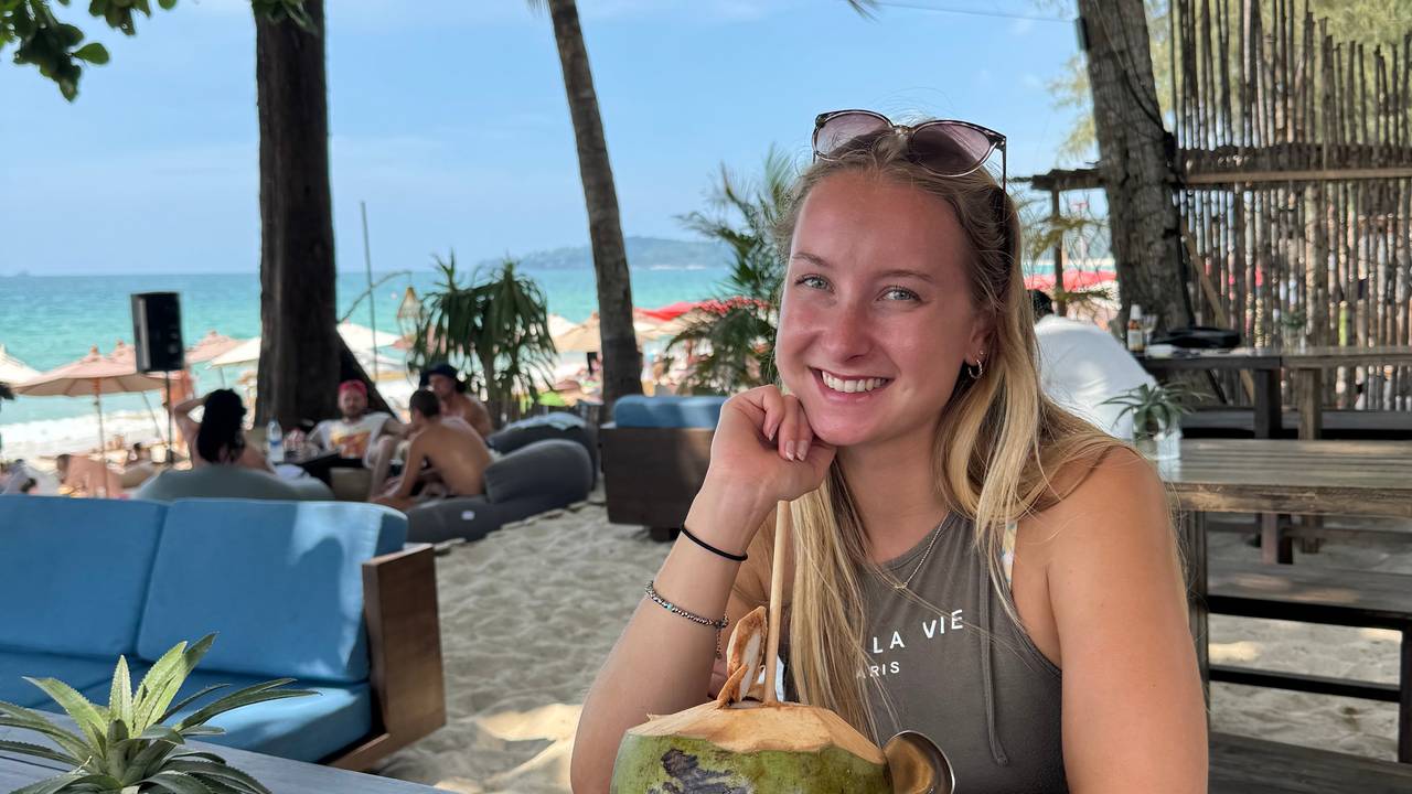 Terras op het strand in Phuket