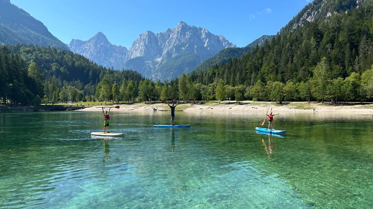 Suppen op Lake Jasna in Slovenië