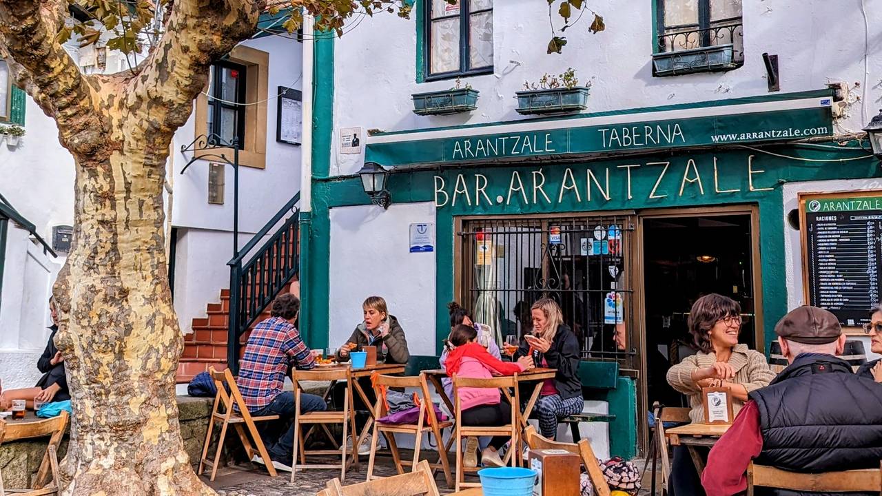 Restaurantje in de oude haven van Bilbao